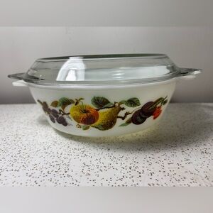 Vintage JAJ Pyrex Kent Orchard / Hawaii 9” casserole with lid